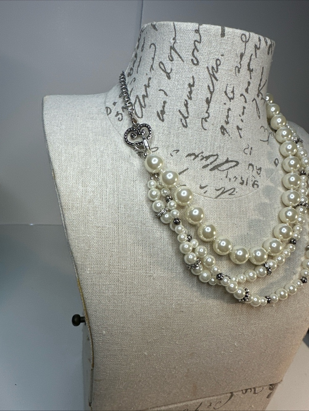 Vintage Multi-Strand Pearl Necklace with Silver Accents - Cream - Picture 2 of 4